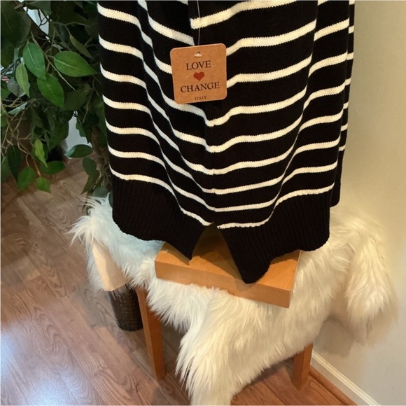 Love Change Italy black with white stripes drop shoulder sweater Woman’s 2X - Picture 8 of 10